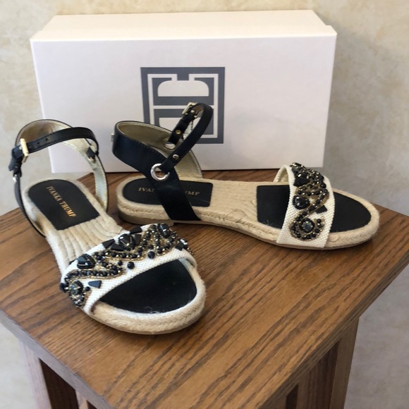 Ivanka Trump Shoes - 🌺LIKE NEW🌺 Ivanka Trump Sandals